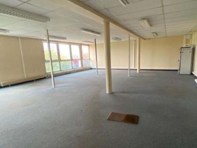 Location Bureaux 565 m² divisibles 76300 Sotteville-lès-rouen