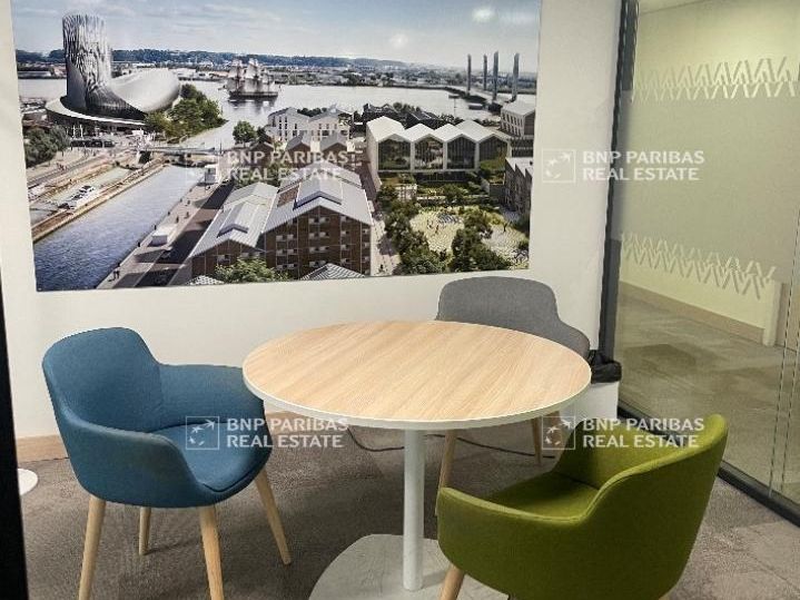 Location Bureaux 920 m² non divisibles 33300 Bordeaux