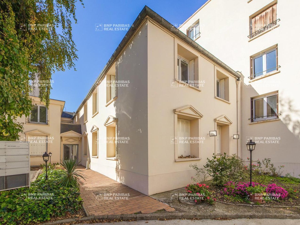 308 m² pour ce bureaux en location à Versailles