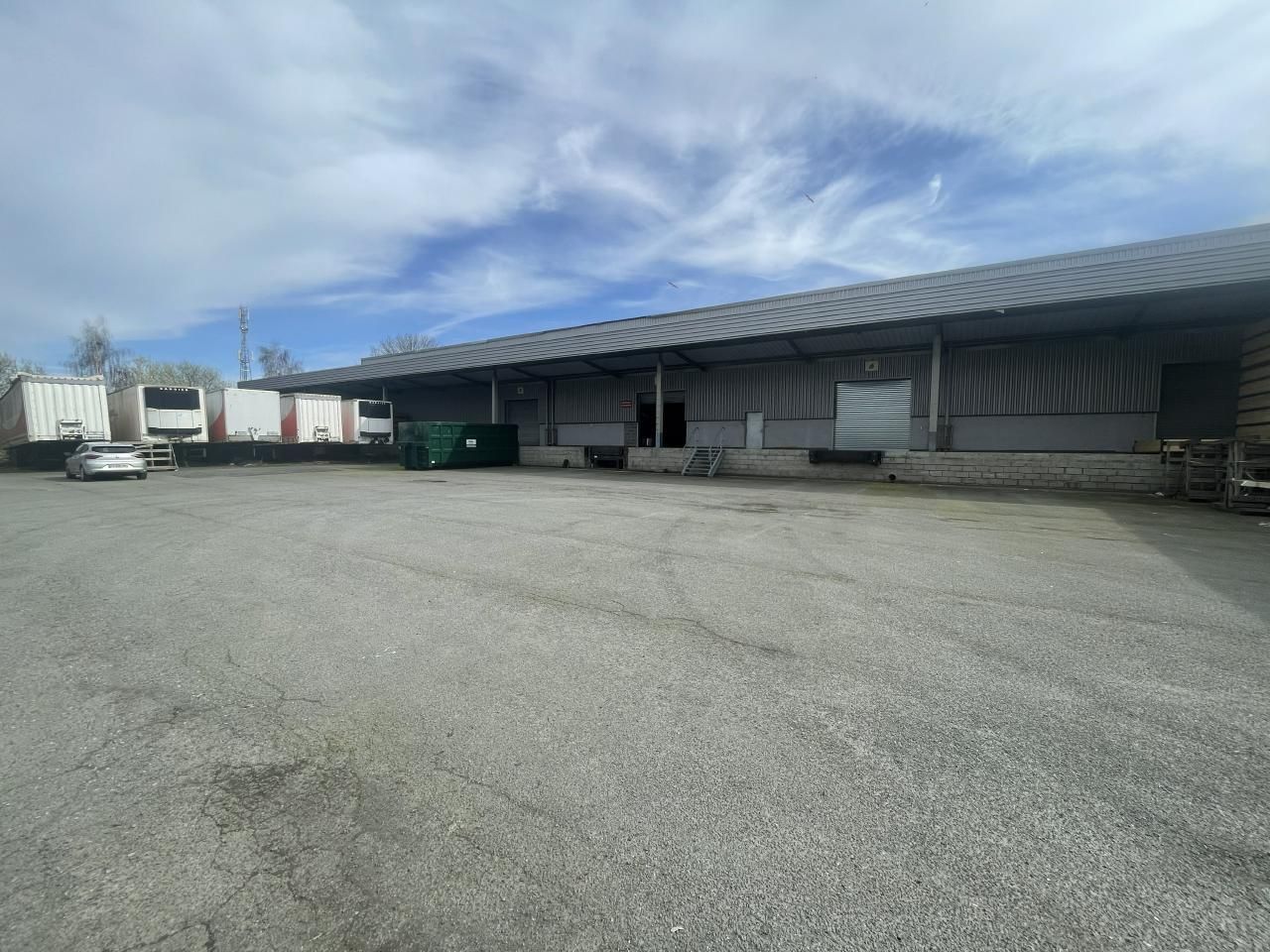 2416 m² pour cetentrepôts classe b en location à Seclin