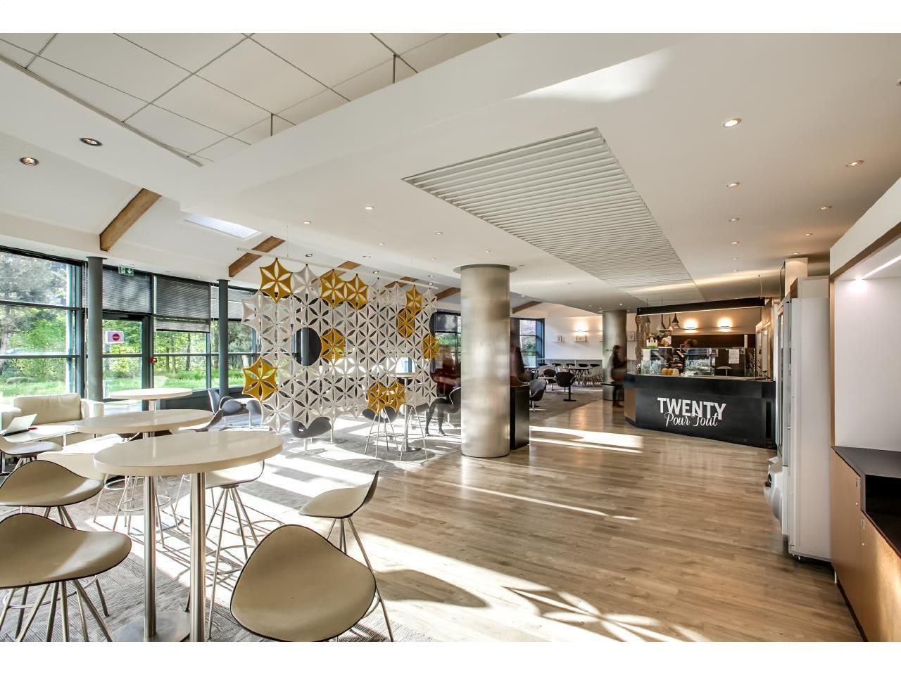 244 m² pour ce bureaux en location à Vélizy-villacoublay