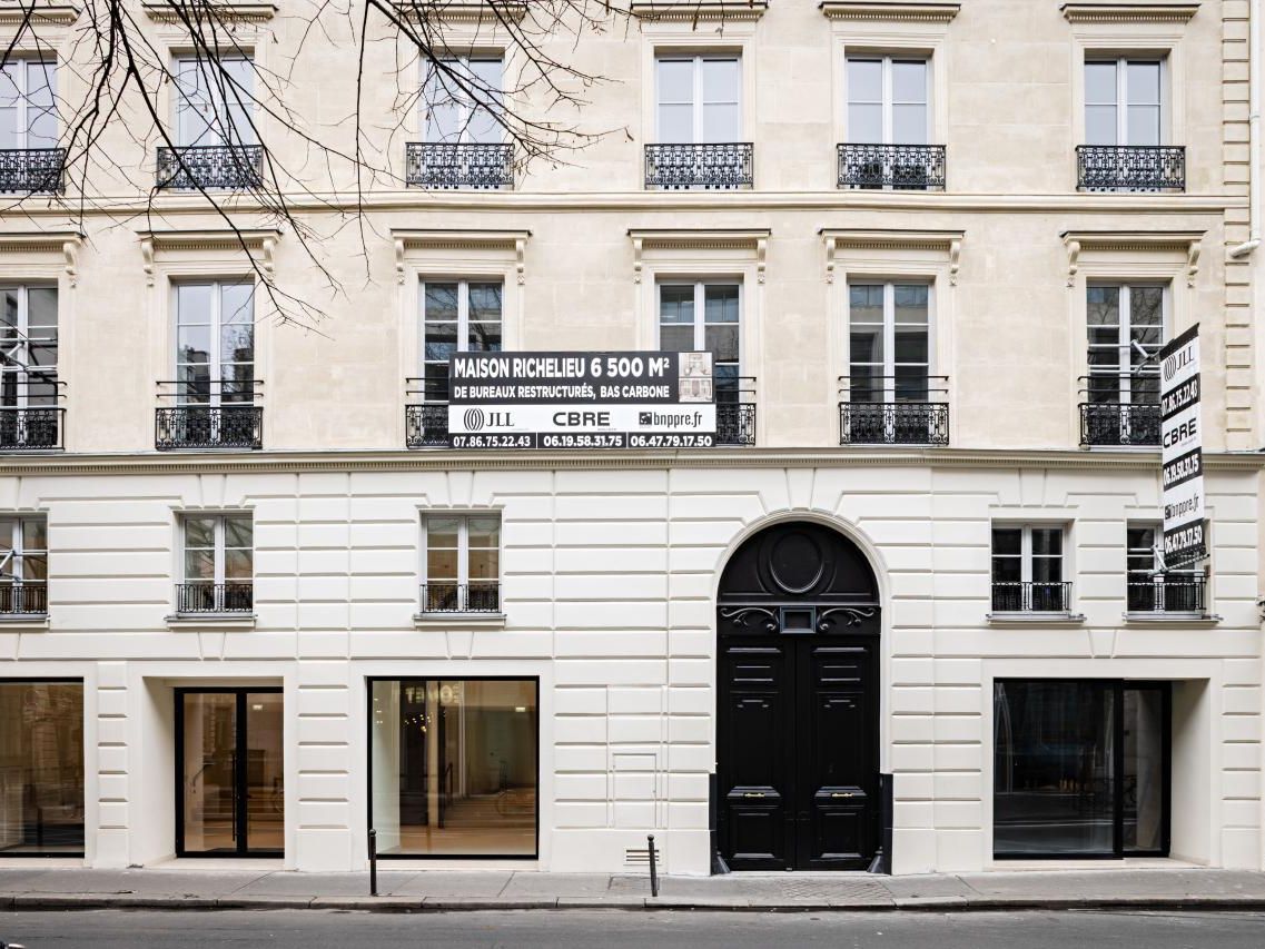 6699.65 m² pour ce bureaux en location à Paris
