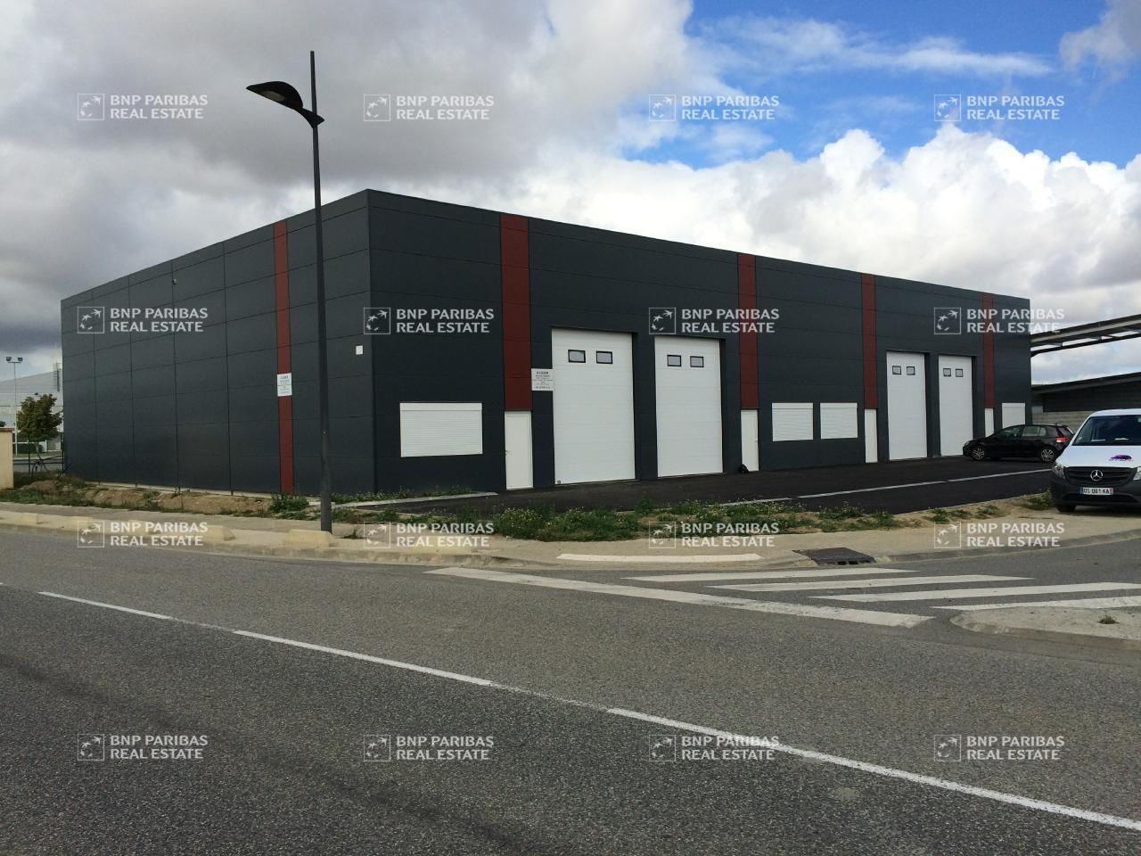 Location PME-PMI 510 m² divisibles 31830 Plaisance-du-touch