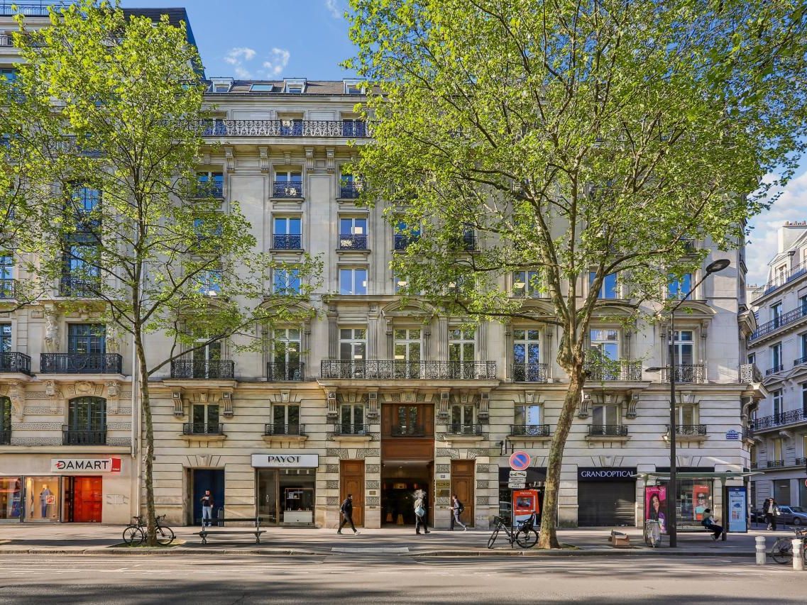 768 m² pour ce bureaux en location à Paris