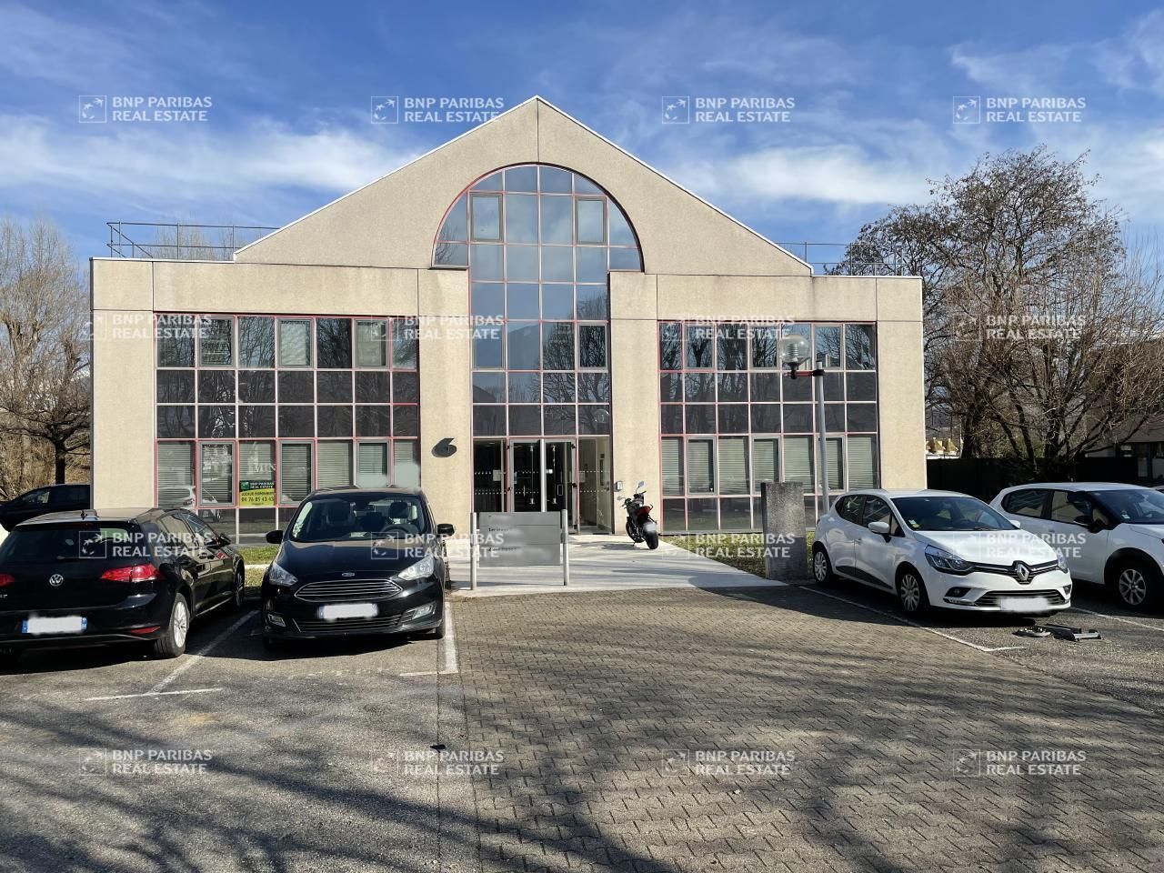 Location Bureaux 588.04 m² divisibles 38320 Eybens