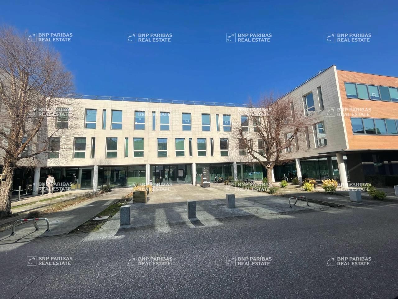 Location Bureaux 556.1 m² non divisibles 59700 Marcq-en-baroeul