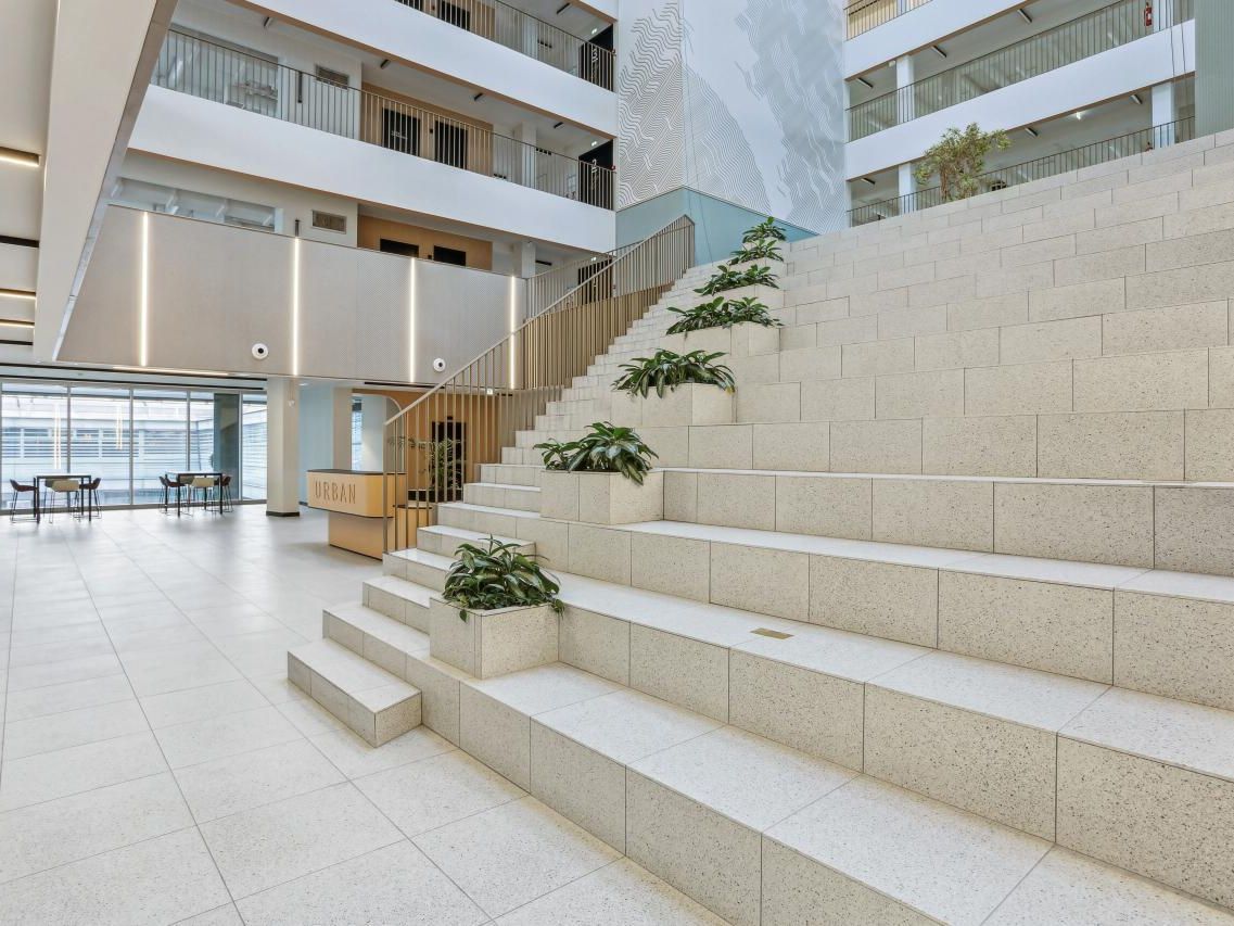 5122.66 m² pour ce bureaux en location à Montreuil