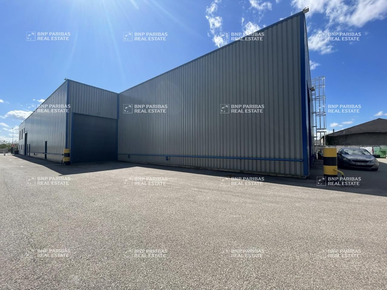 875 m² pour ce activité en location à Beaune