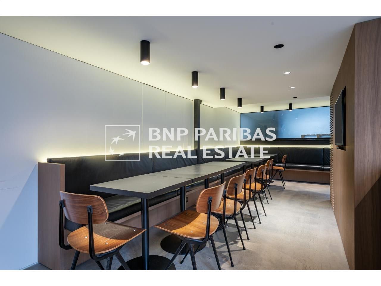 856.8 m² pour ce bureaux en vente à Saint-denis