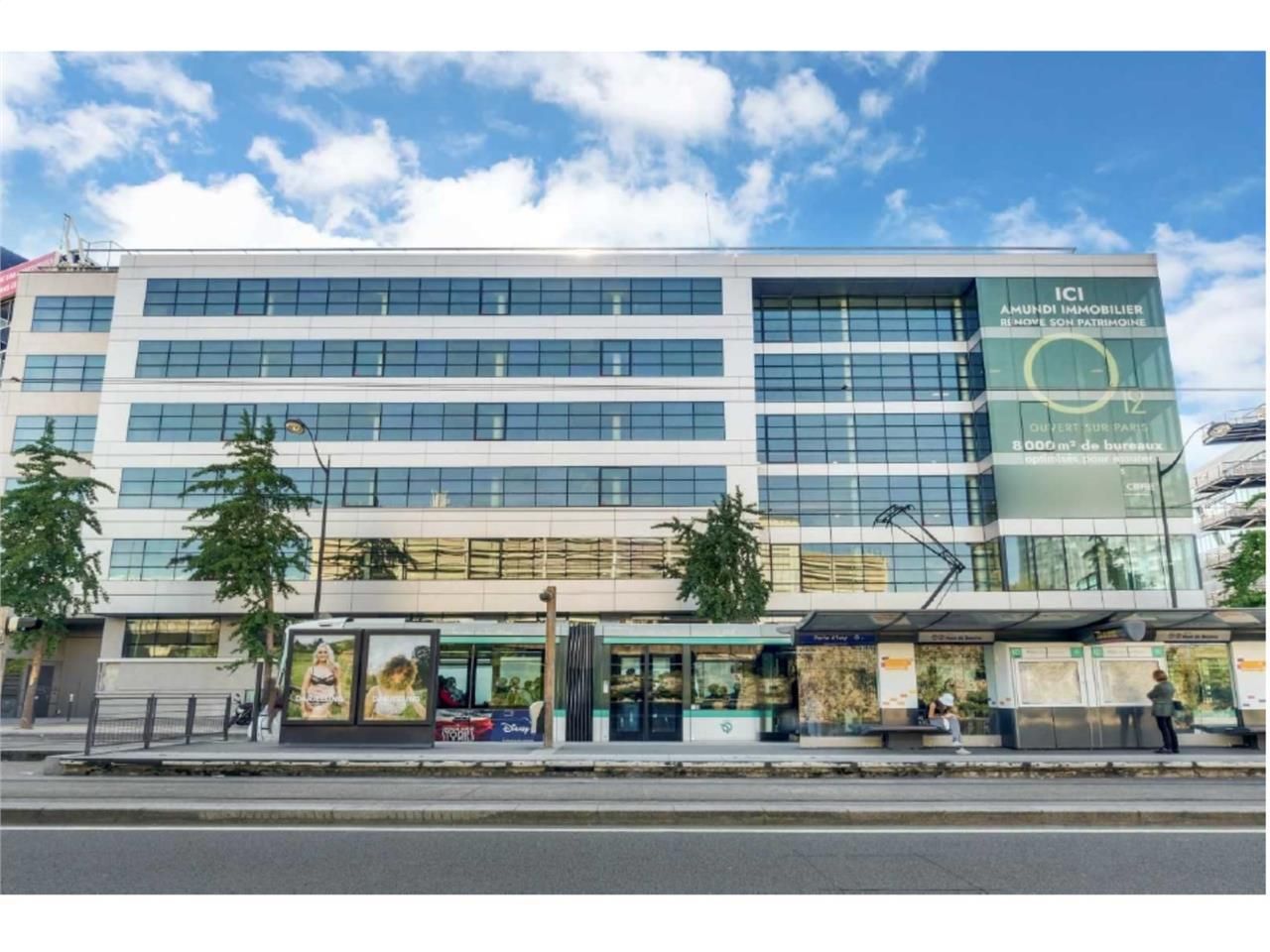 Aux portes de Paris, bénéficiant d'une adresse da