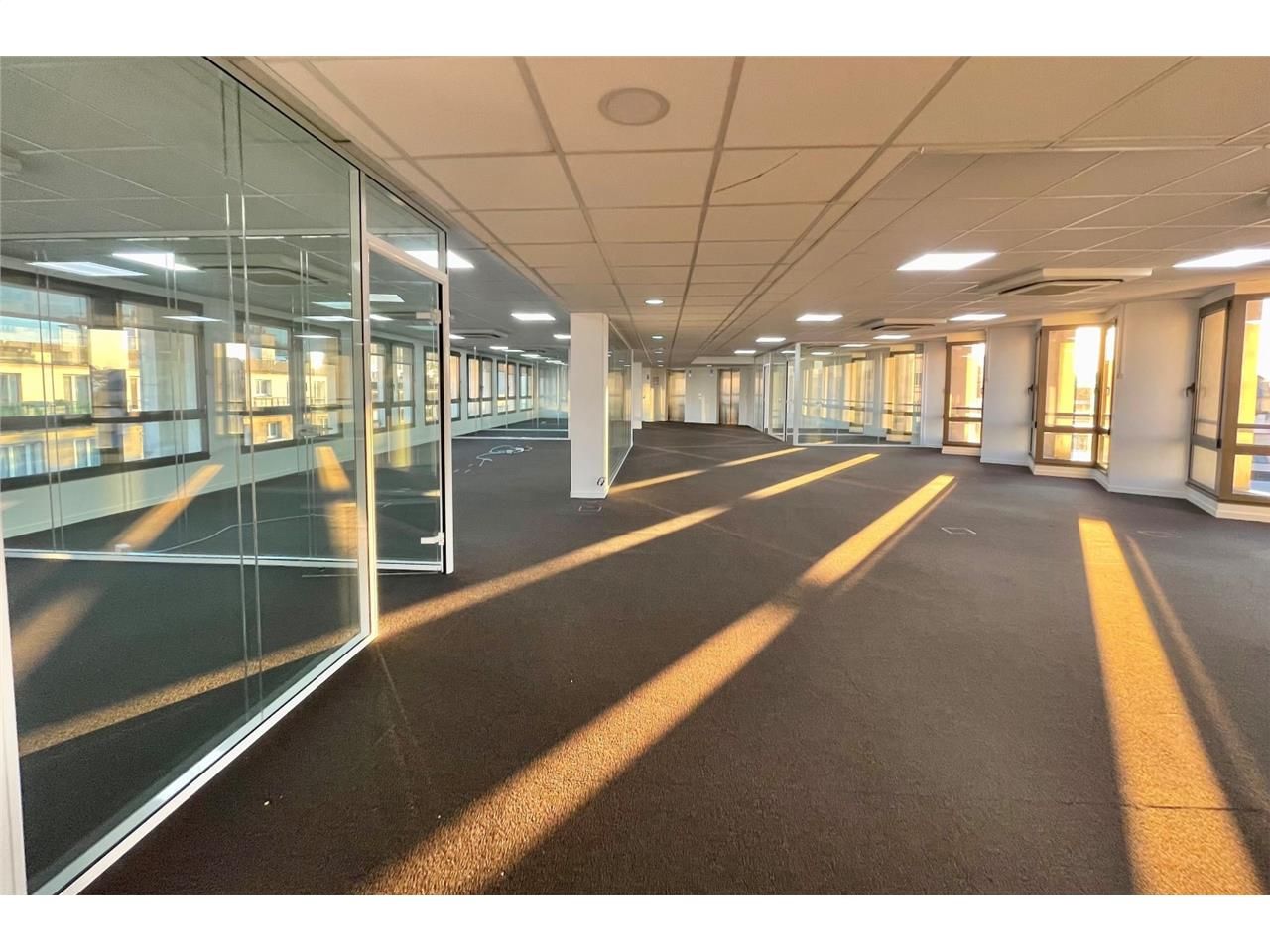 Idéalement situés aux portes de Paris et très pro