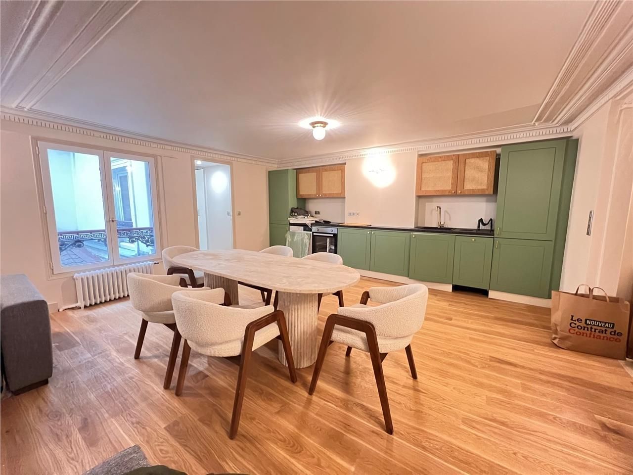 Alex Bolton vous propose, à proximité des Grands 