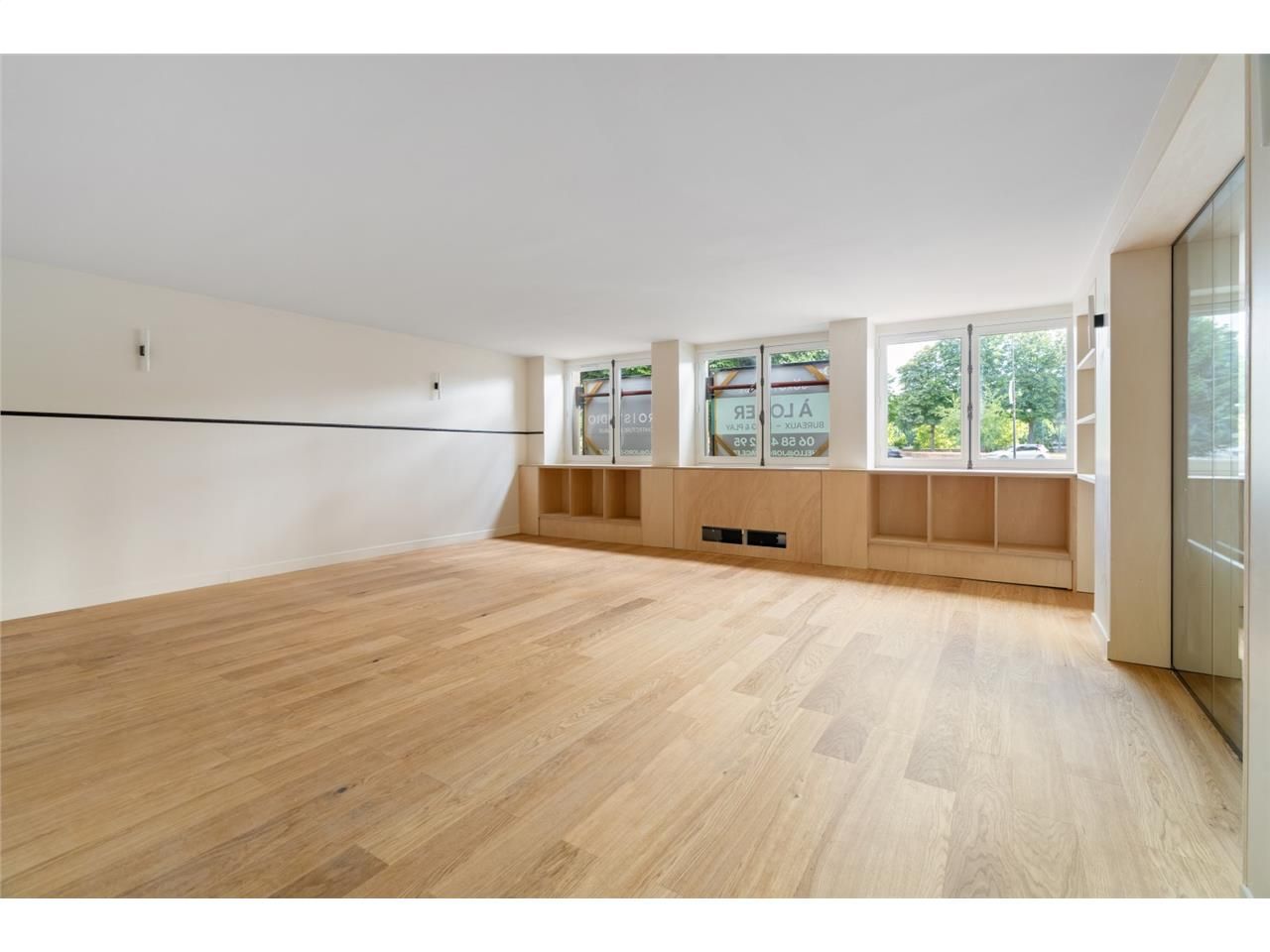 ALEX BOLTON vous propose d'acquérir ou de louer d