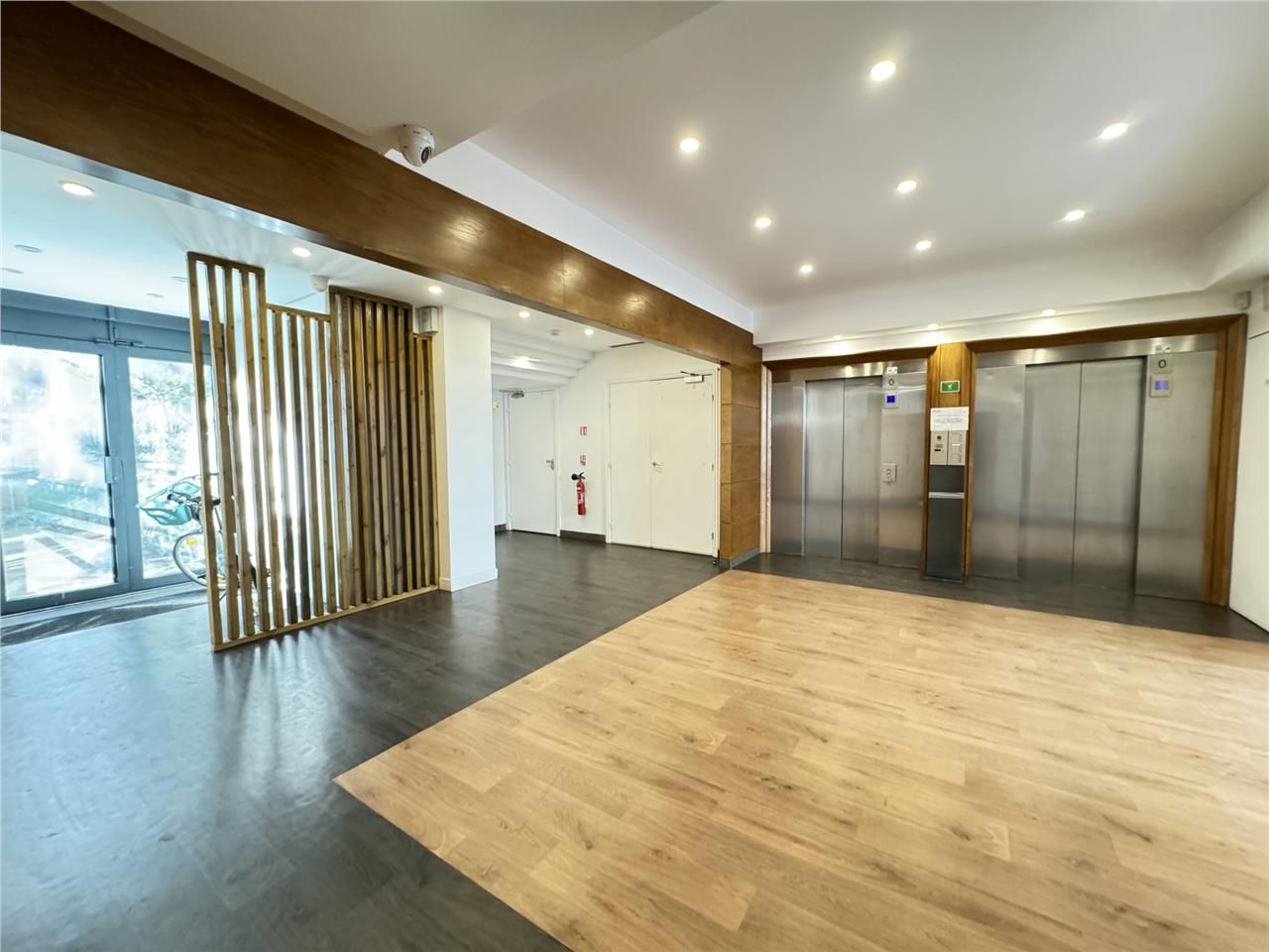 A proximité immédiate du Pont de Neuilly et de la