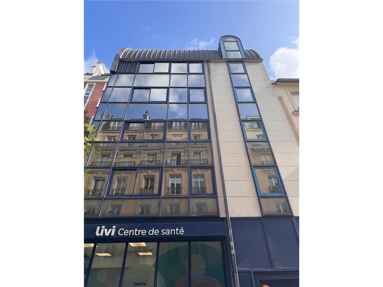 Dans un immeuble récent de bon standing situé à p