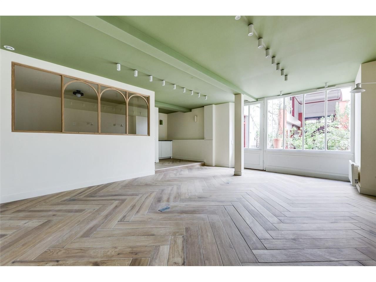 À proximité immédiate de la Gare du Nord et de pl