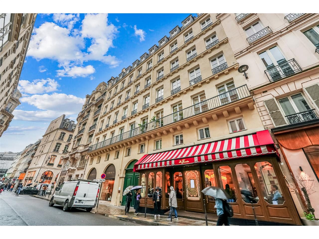 Entre la place de la Madeleine et la de La Concor