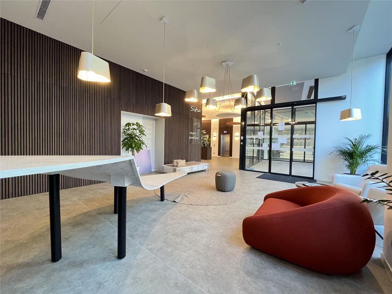 Alex Bolton propose à la location une belle surfa