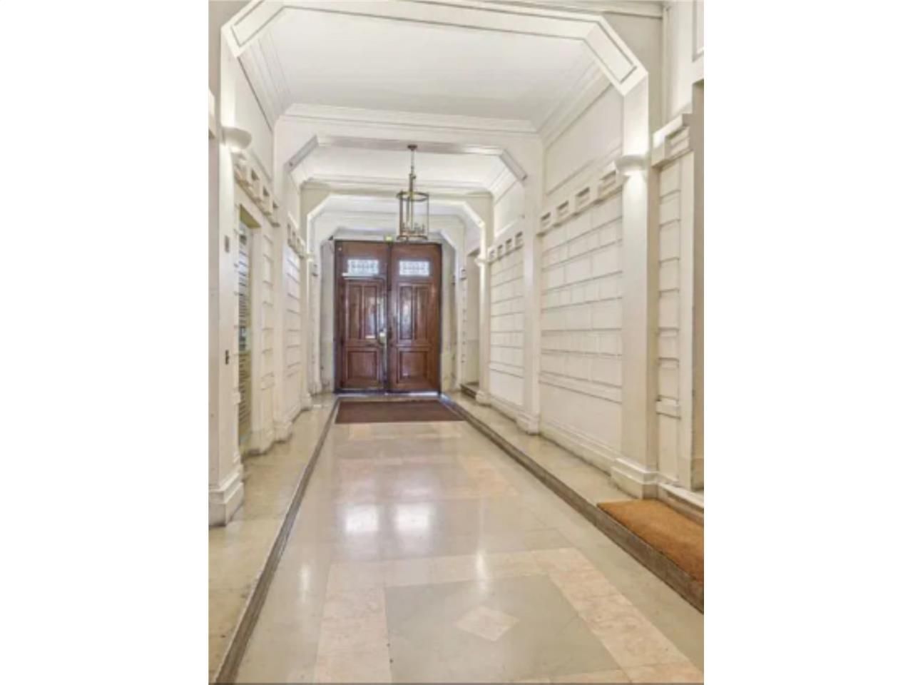 Au coeur du 8éme arrondissement, à proximité du p