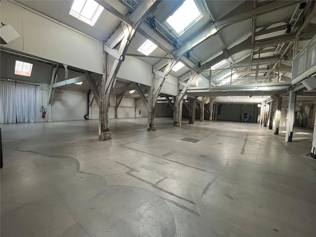 Alex Bolton vous propose un bâtiment indépendant 