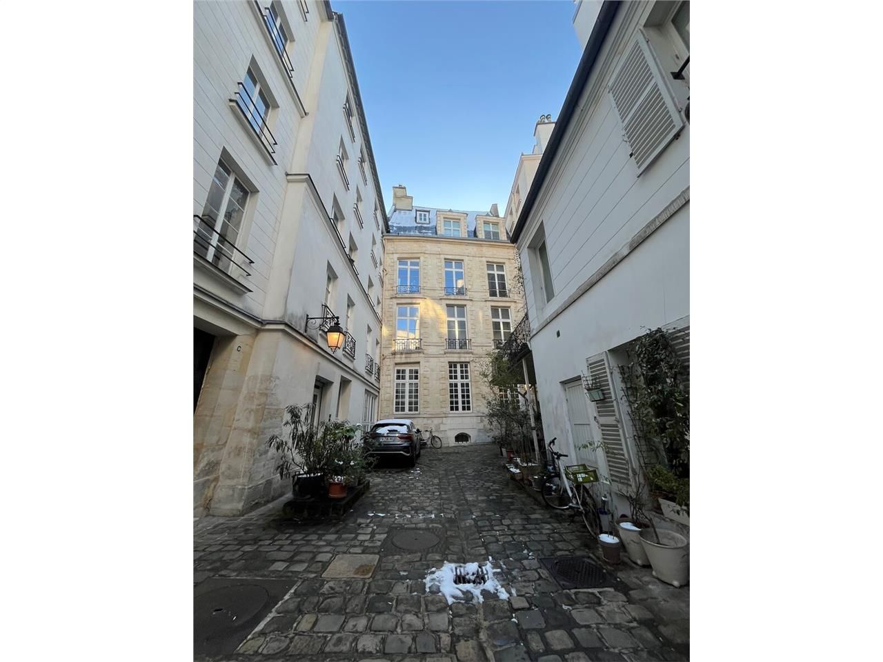 Alex Bolton propose à la location une surface de 