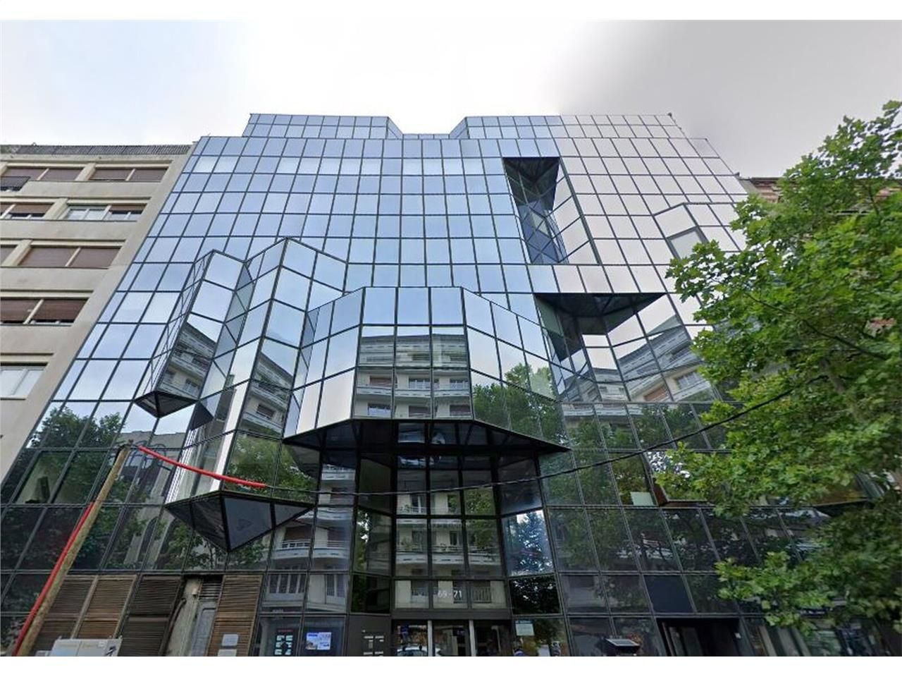 Nous proposons à la location un espace de bureaux