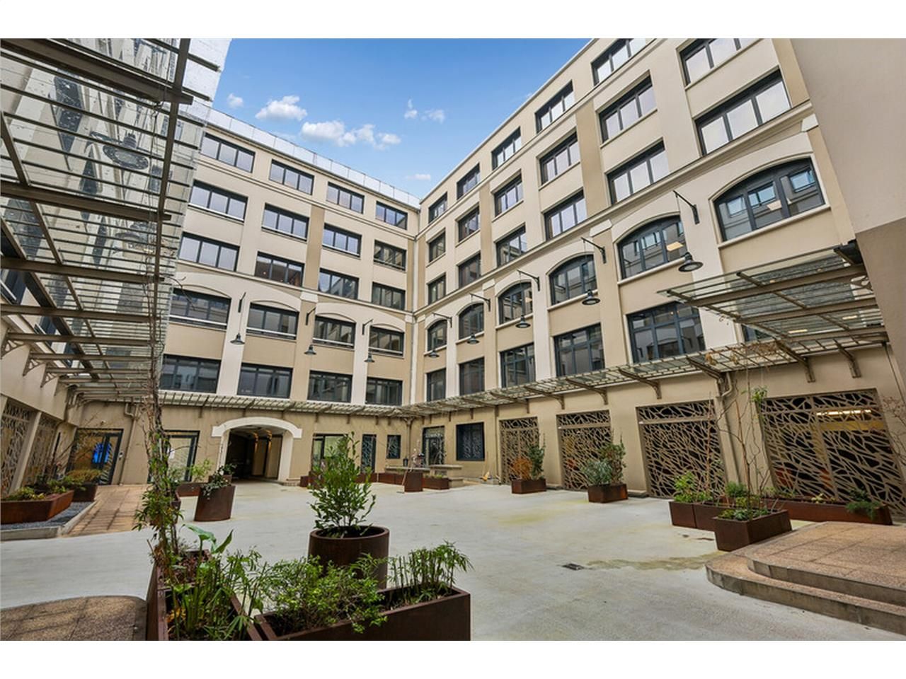 Alex Bolton vous propose à la location environ 2 