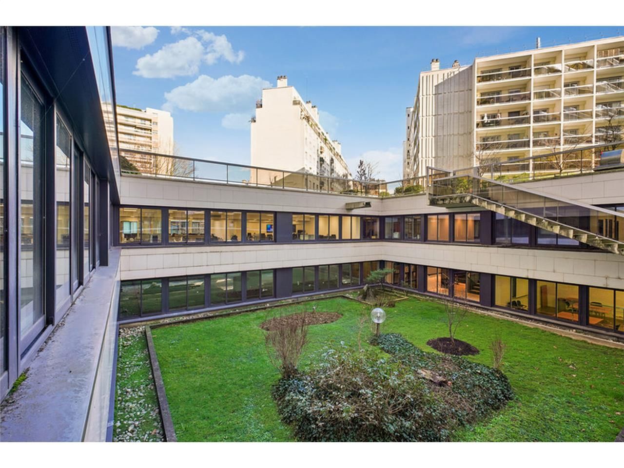 A toute proximité du hub de transport de la place