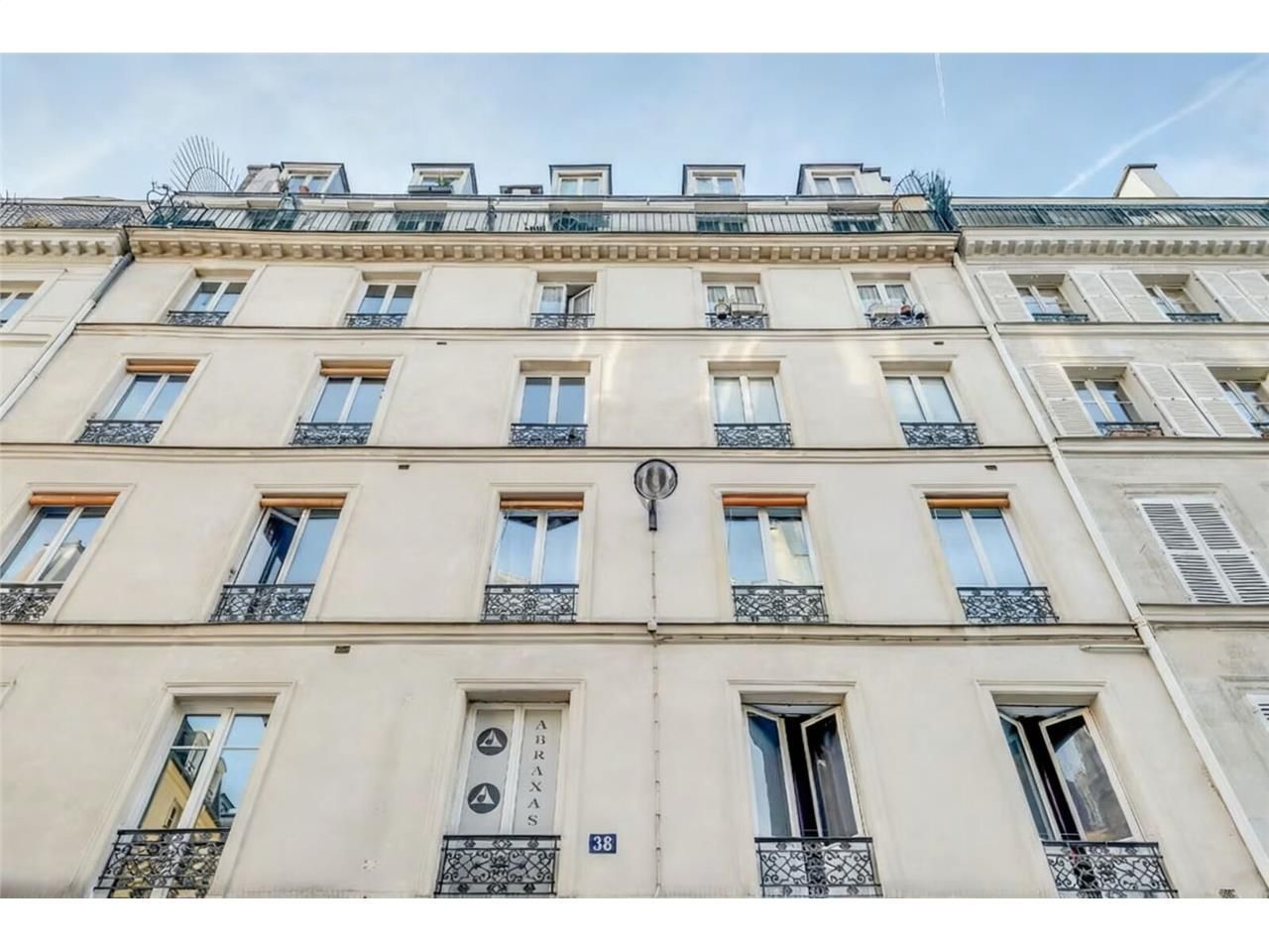 Nous vous proposons à la location une surface de 