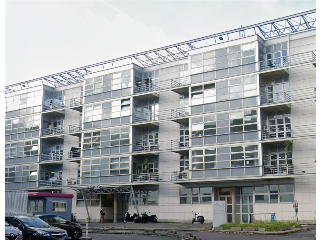 Alex Bolton vous propose à la location 1 346 m² d