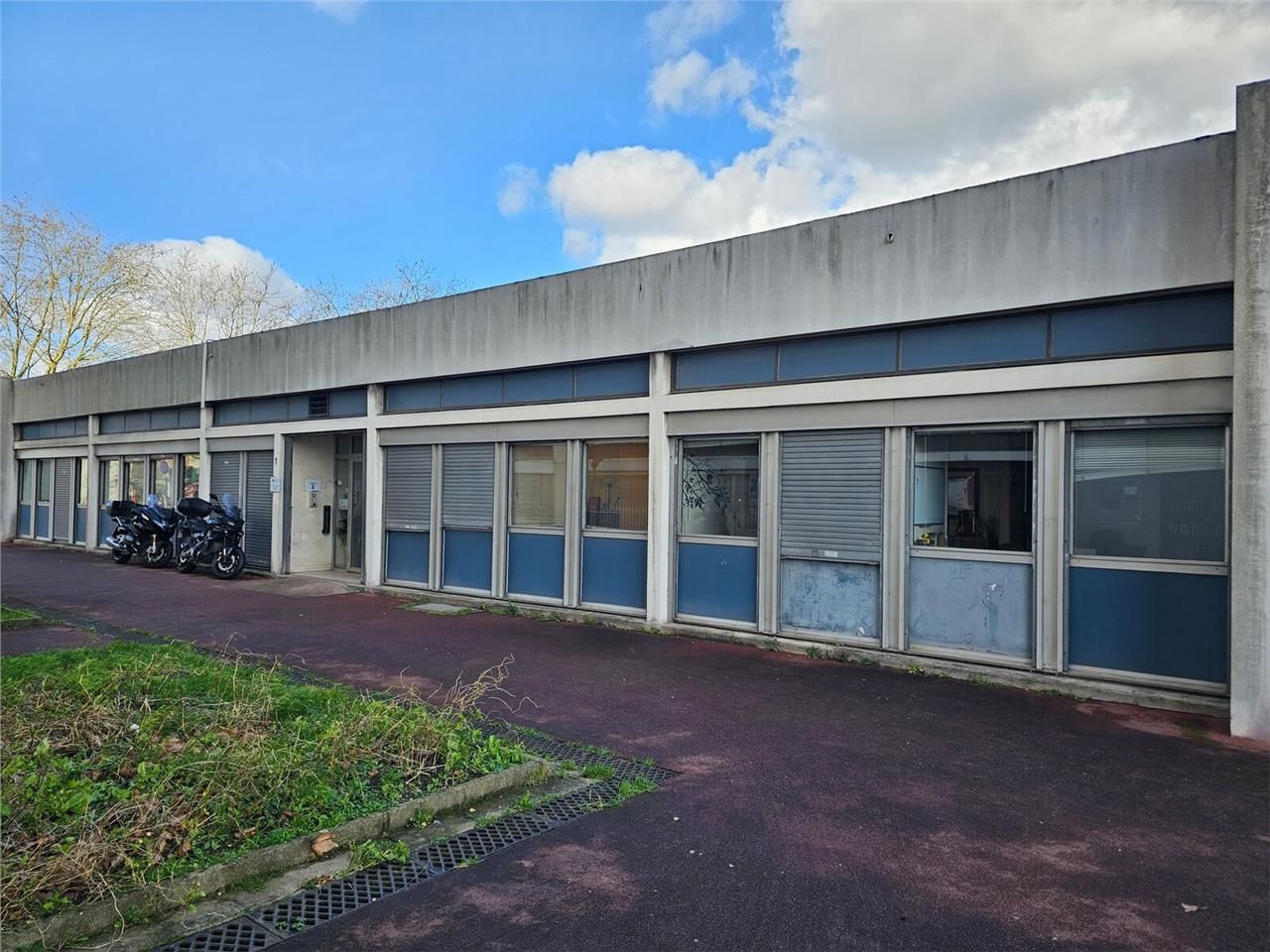 Alex Bolton vous propose à la vente des bureaux d