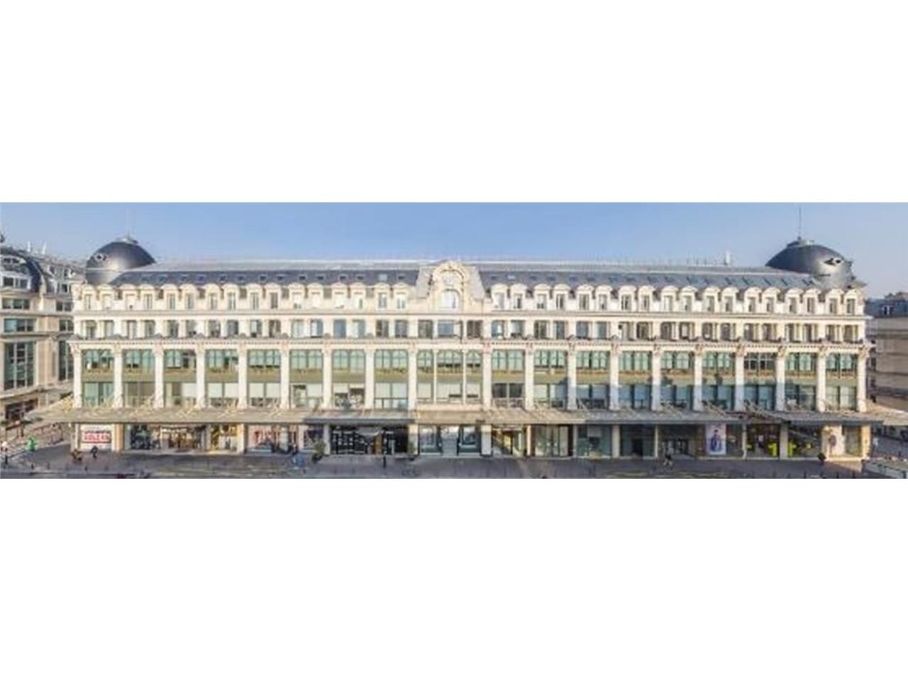 Situé rue Réaumur, au 5ème étage de ce bel immeub