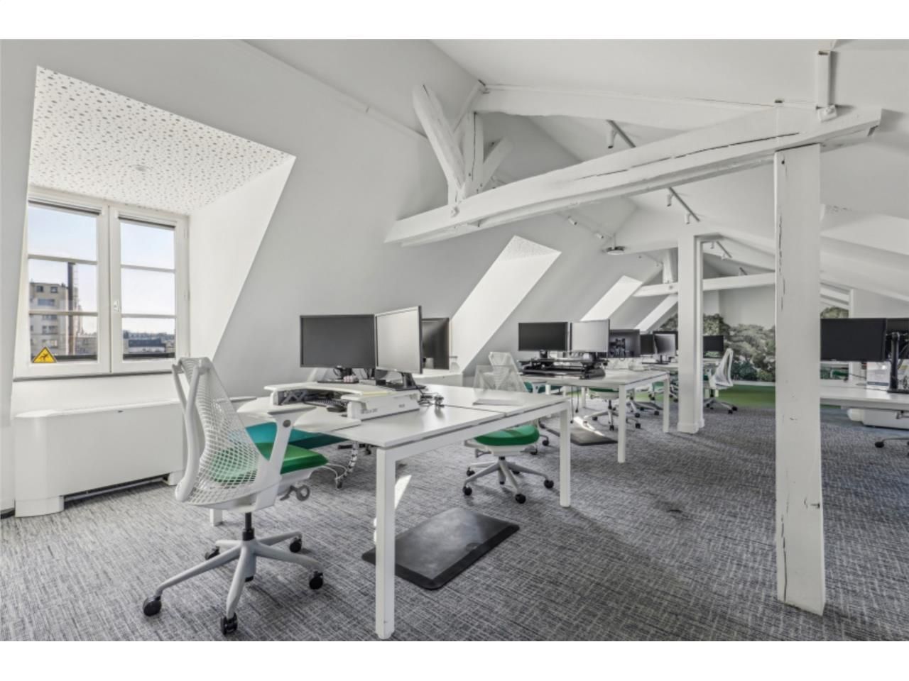 Découvrez cet immeuble indépendant situé au 53 Ru