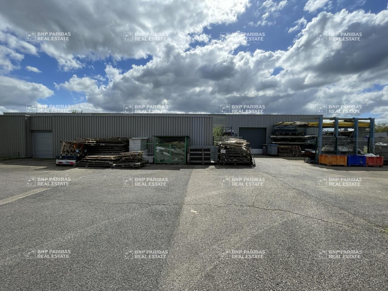 916 m² pour ce activité en location à Pompey