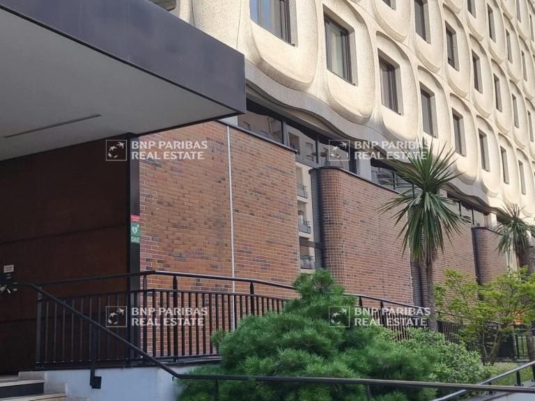 705 m² pour ce bureaux en location à Lyon