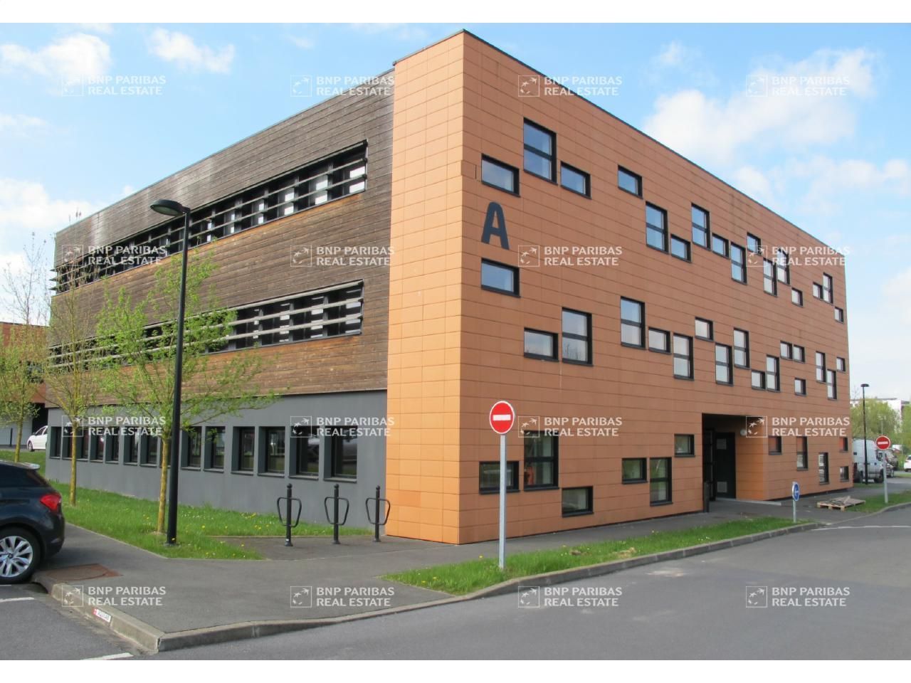 244 m² pour ce bureaux en vente à Loos