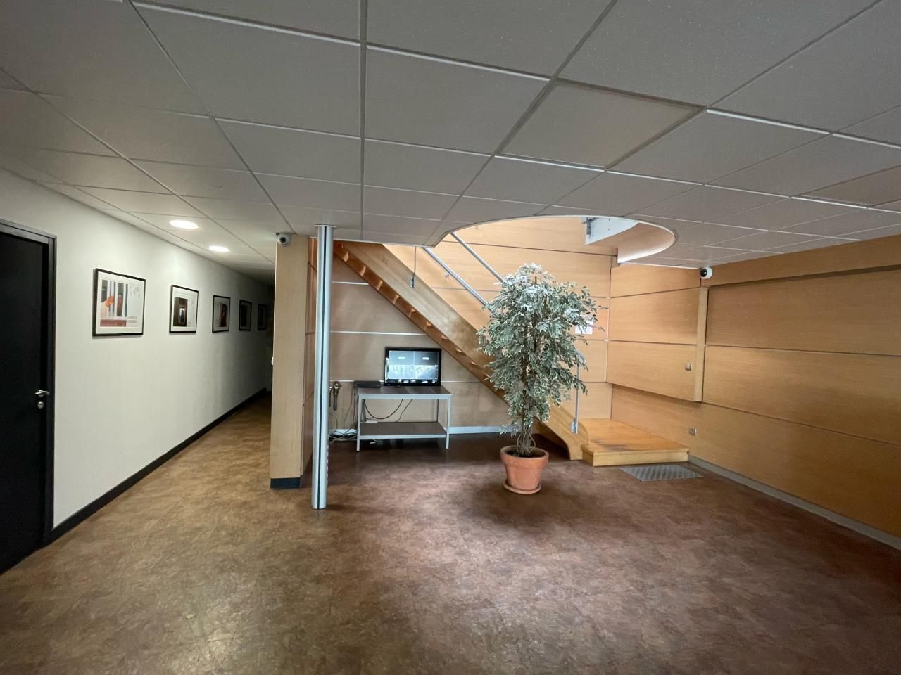 864.22 m² pour ce bureaux en location à Mont-saint-aignan