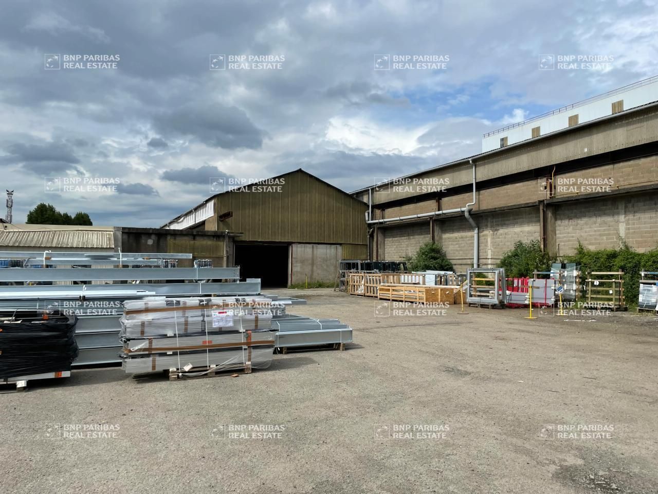 Location Activité 2316.5 m² divisibles 44100 Nantes