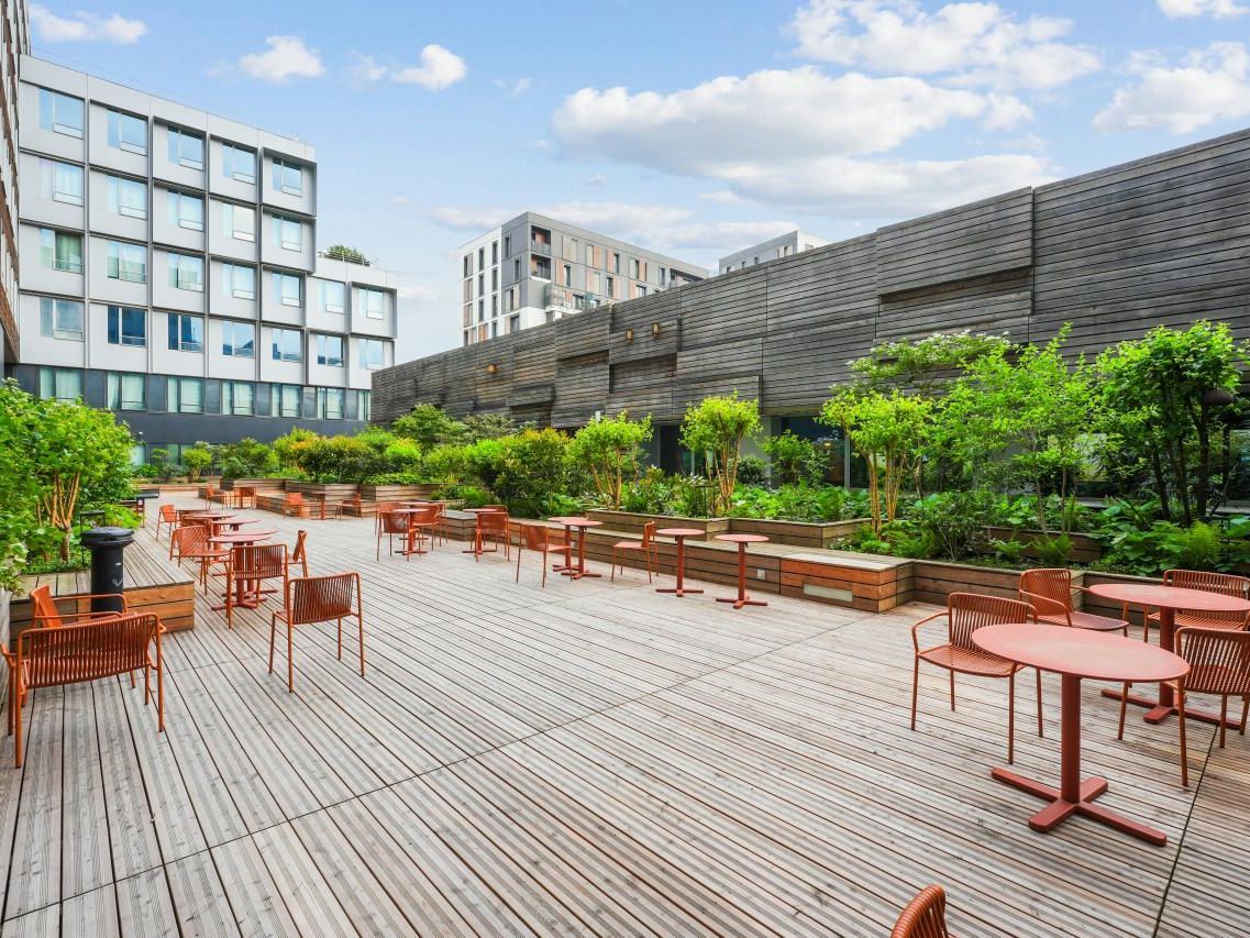 2594.86 m² pour ce bureaux en location à Saint-ouen-sur-seine