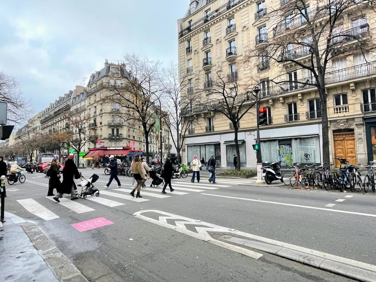 Location Local commercial 154 m² non divisibles 75011 Paris