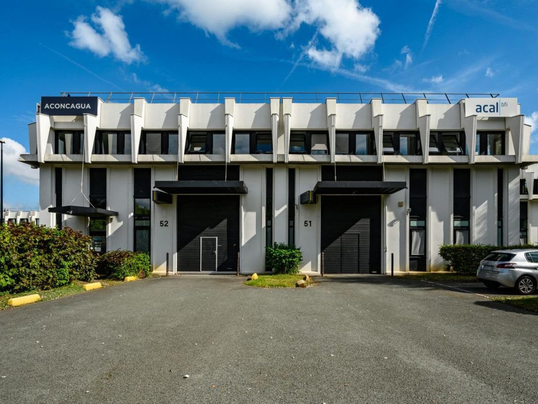 Location PME-PMI 1350 m² divisibles 91080 Courcouronnes