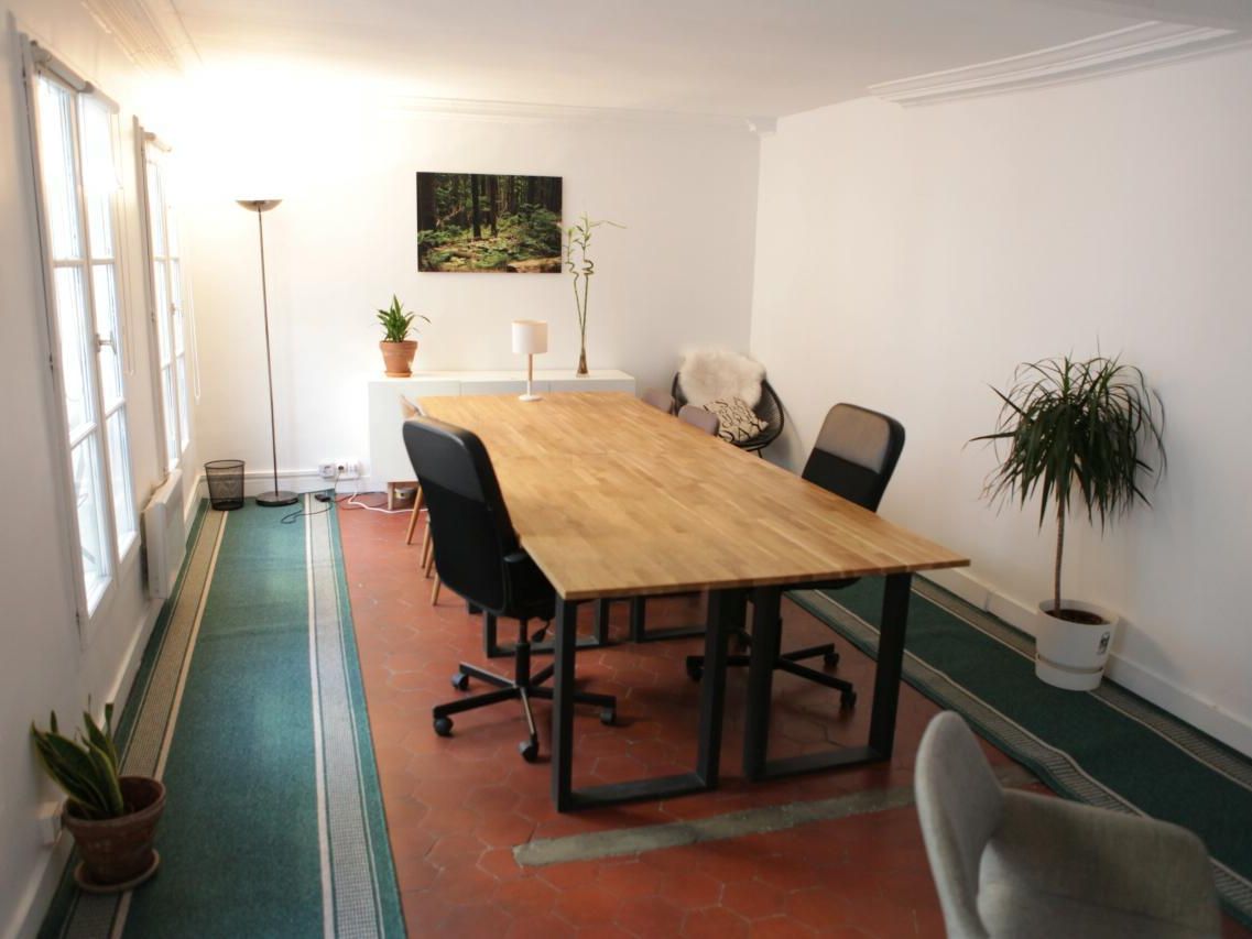 84 m² pour ce bureaux en location à Paris