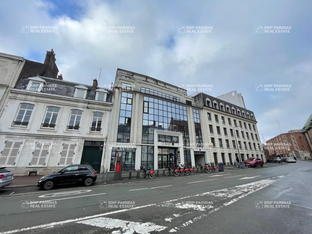 451 m² pour ce bureaux en location à Lille
