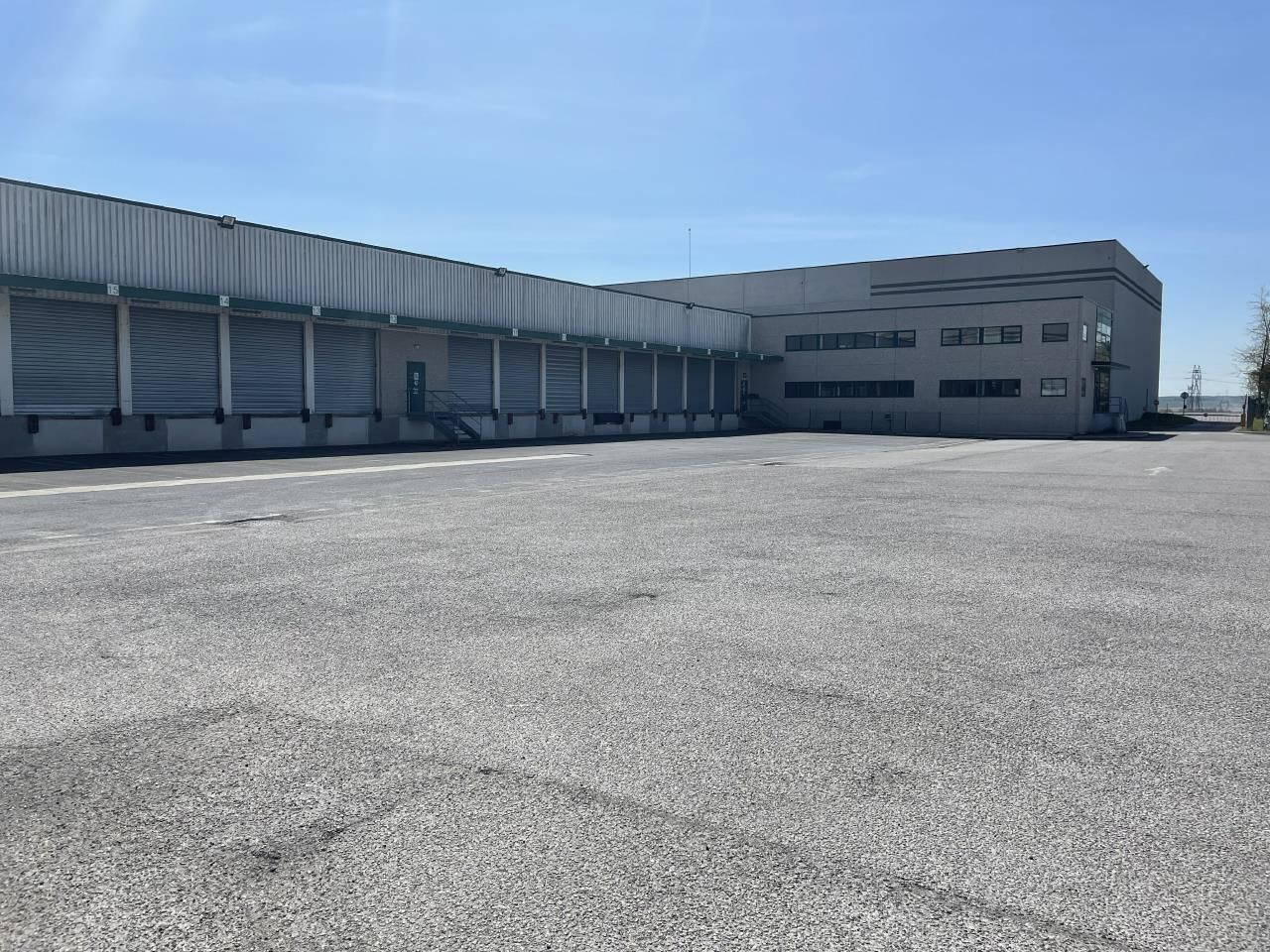 Location Entrepôts classe A 2800 m² non divisibles 80080 Amiens