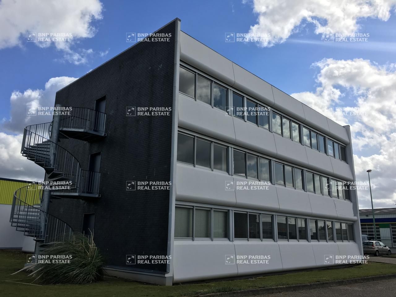 Location Bureaux 192 m² non divisibles 76800 Saint etienne du rouvray