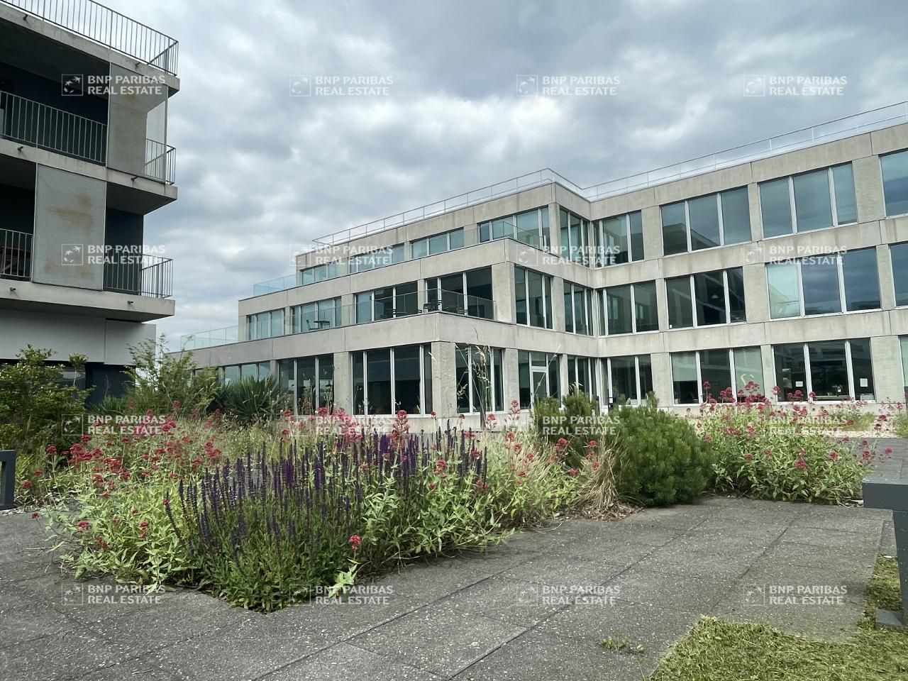1417.75 m² pour ce bureaux en location à Metz