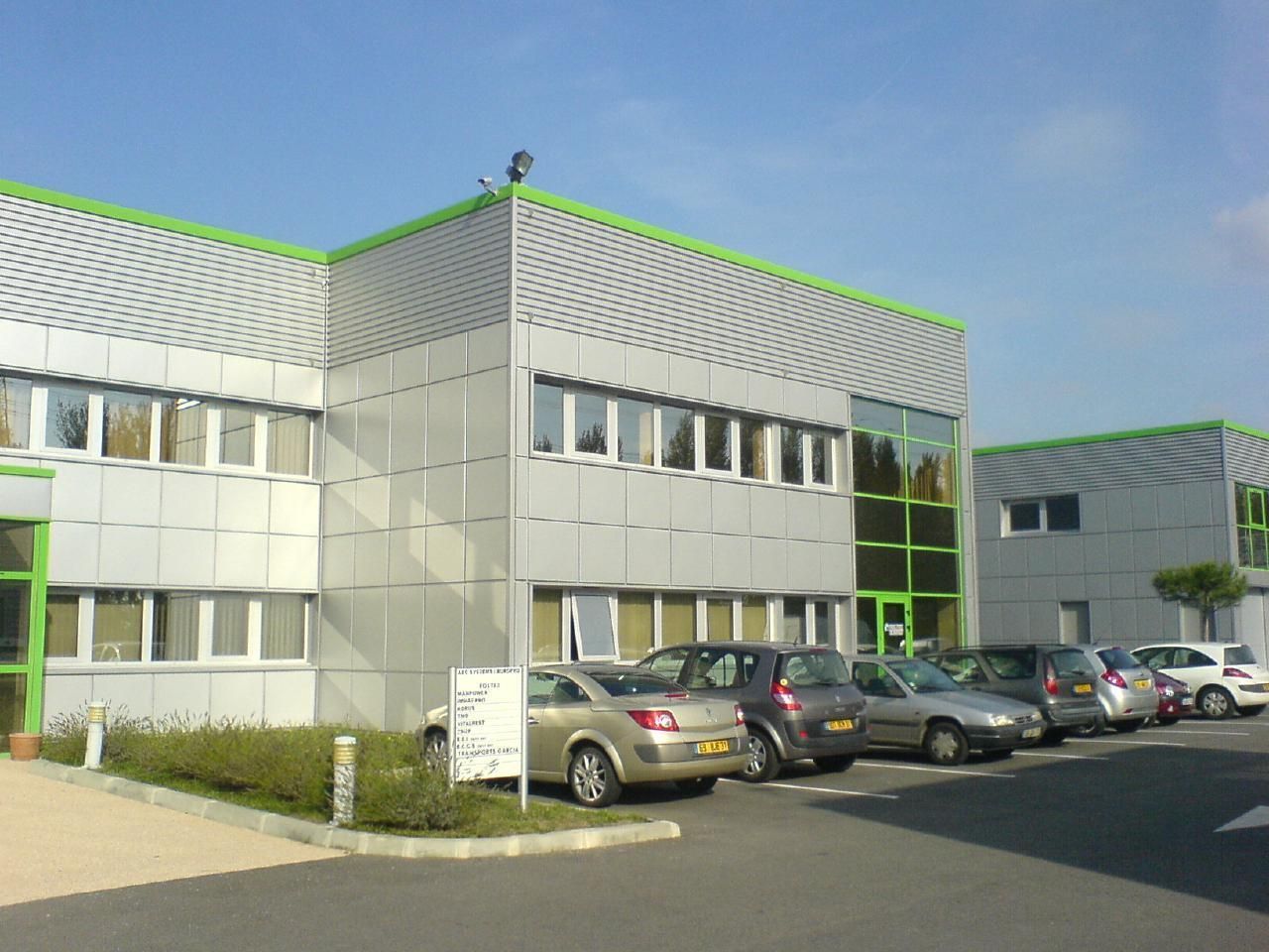 815 m² pour ce bureaux en location à Castelnau-d'estrétefonds