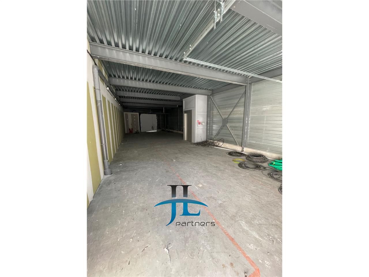 Entrepôt bureaux 152m2 Martillac Sortie Autoroute