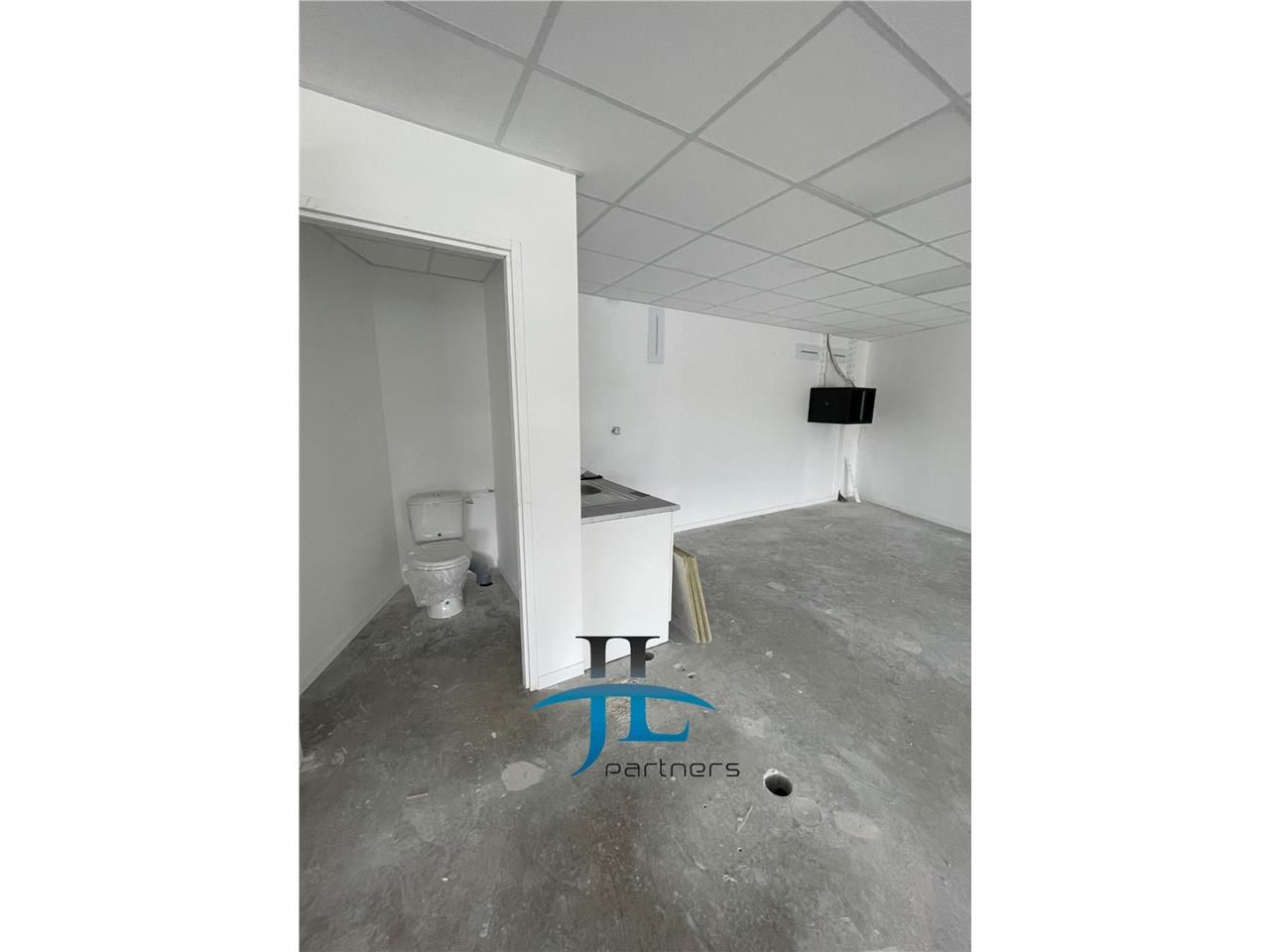 Entrepôt bureaux 152m2 Martillac Sortie Autoroute