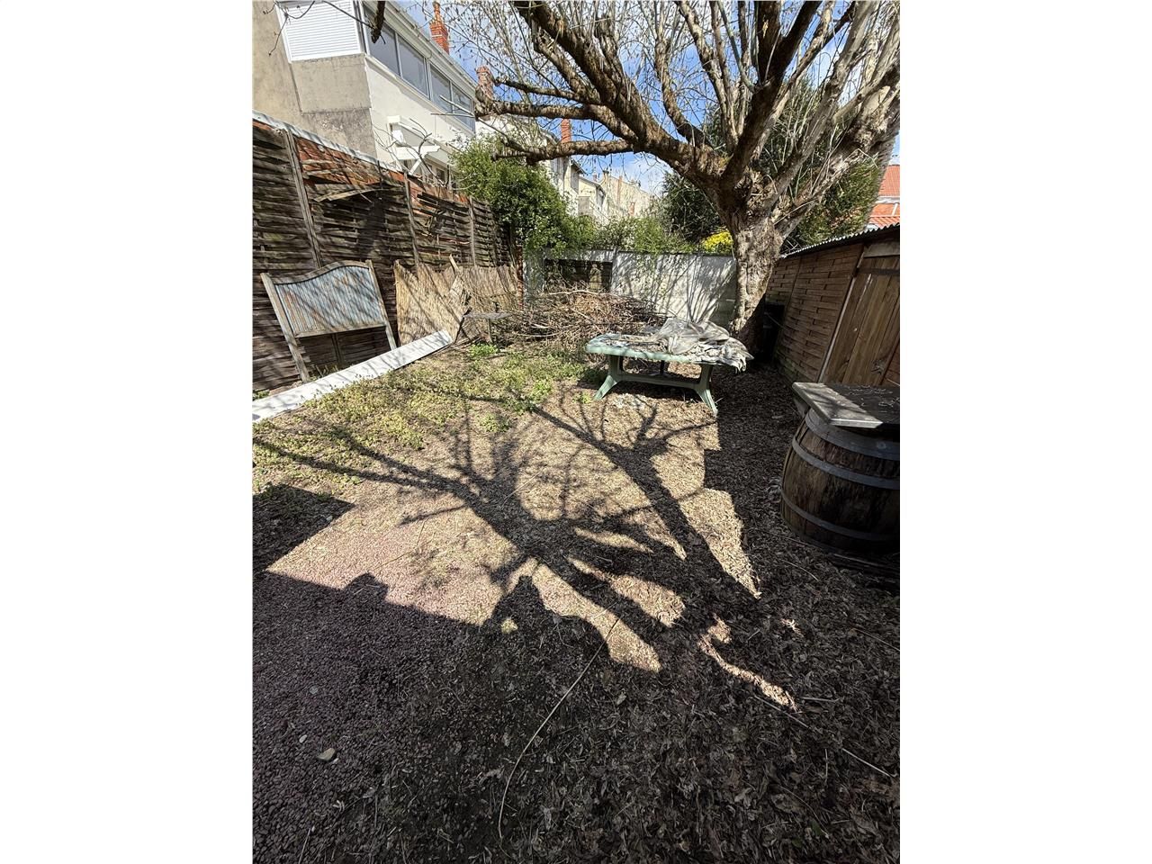 Location d'un local de 190m2 idéal pour restauration à Cauderan